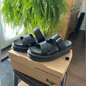Dr. Martens “Ryker” Black Leather Chunky Platform Slide Sandals US 7.